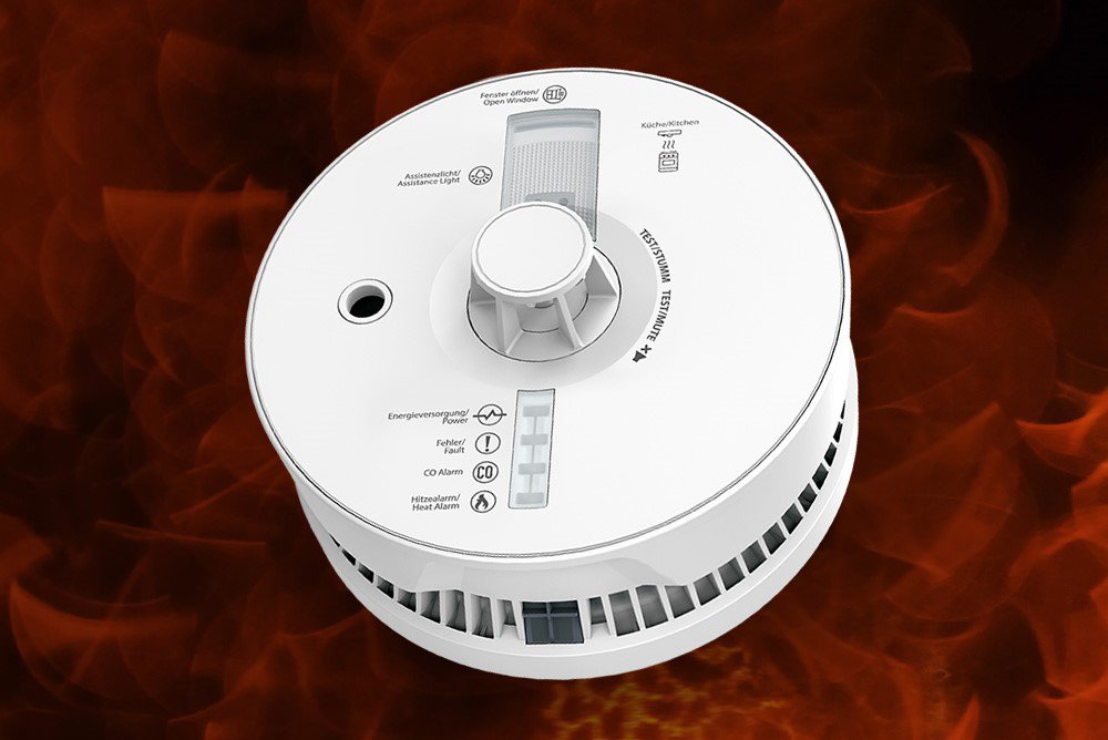 Multisensor Plus auf Hintergrund mit Flammen