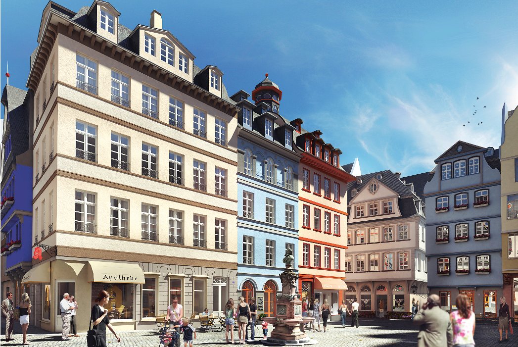 Altstadt Frankfurt am Main. Großer Platz auf dem viele Menschen unterwegs sind. Blauer Himmel